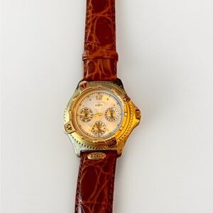 Vtg 1995 Guess Unisex Watch Chronograph Gold Tone Logo Dial Brown Leather Strap
